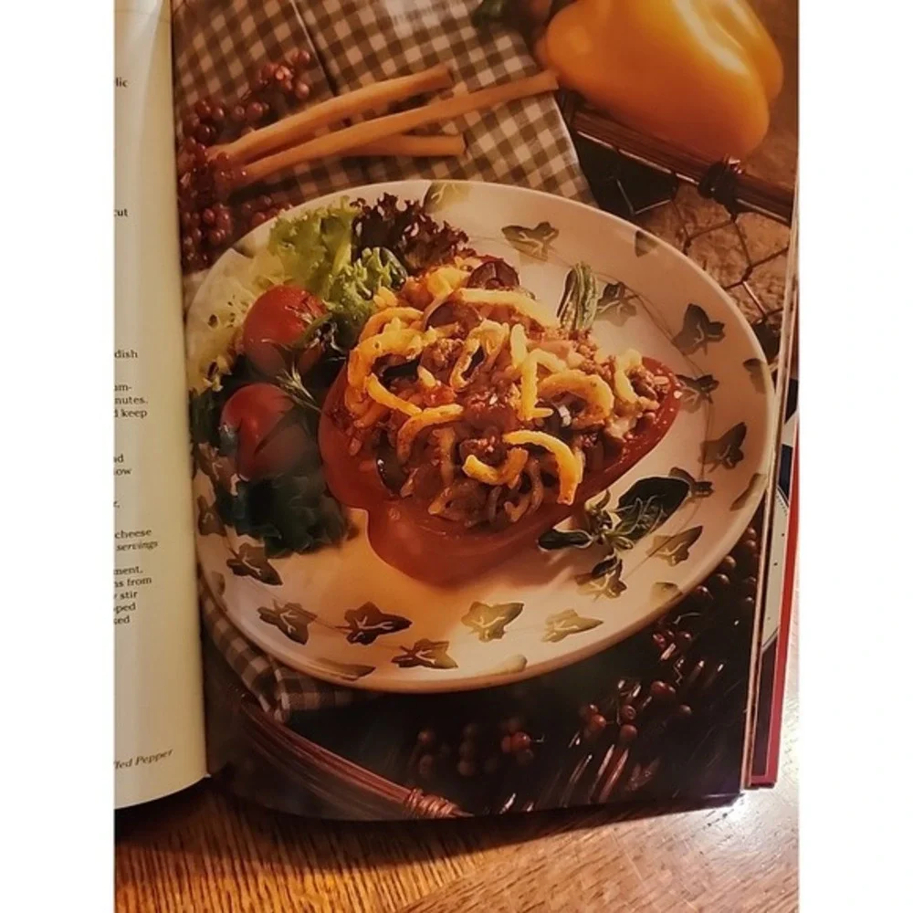 Favorite Brand Name Recipes 2003‎ - Hardcover By Taste Of Home - GOOD